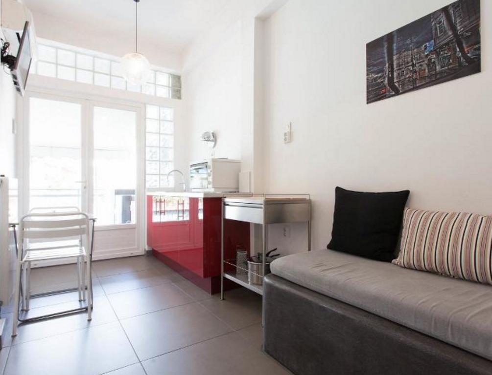 Acropolis Charming Apartment With Large Balcony - Dm17 Atina Dış mekan fotoğraf